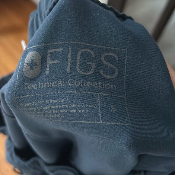FIGS Size small scrub pants - Picture 2 of 2